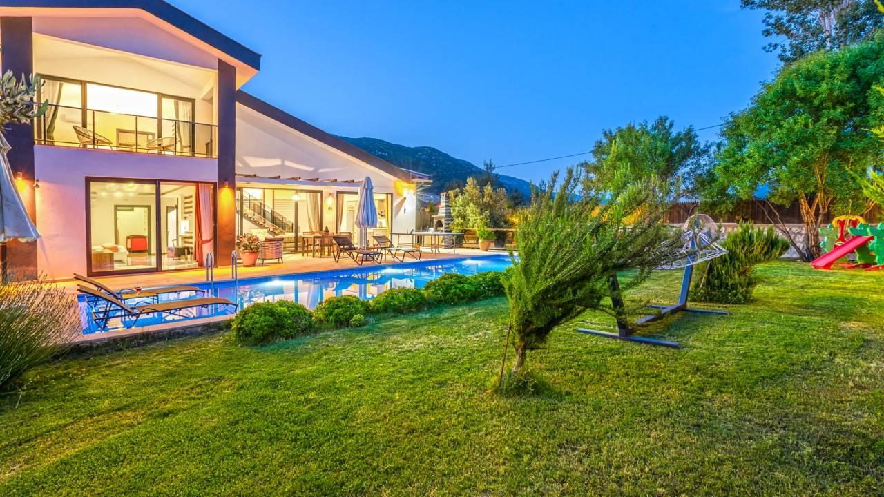 Kaş Sarıbelen'de Doğa Manzaralı, Özel Havuzlu, Lüks Balayı Villası-16698