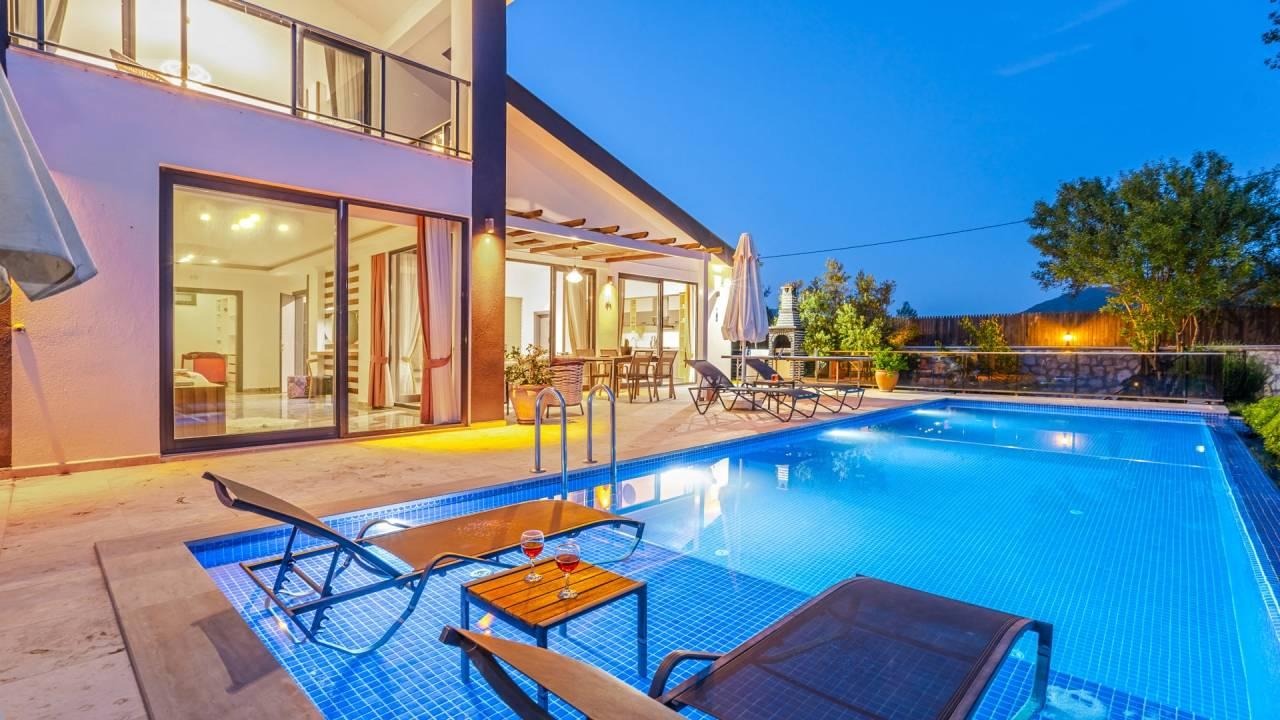 Kaş Sarıbelen'de Doğa Manzaralı, Özel Havuzlu, Lüks Balayı Villası-16698