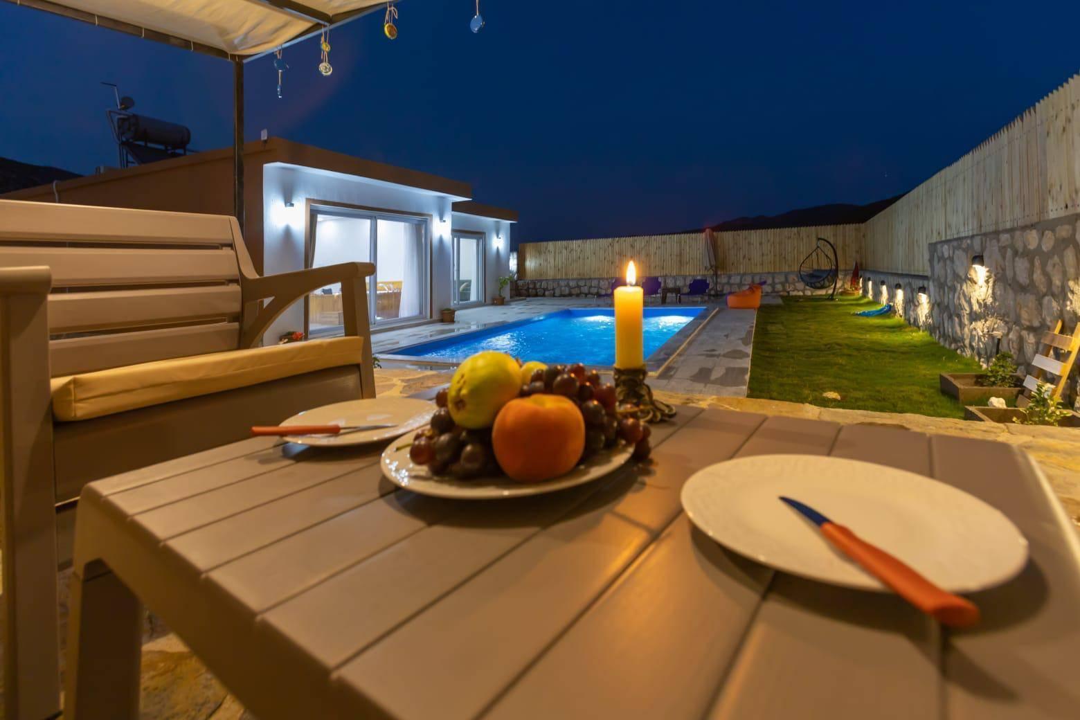 Kaş Sarıbelen'de Doğayla İç İçe, Özel Havuzlu, Şık Balayı Villası-41602