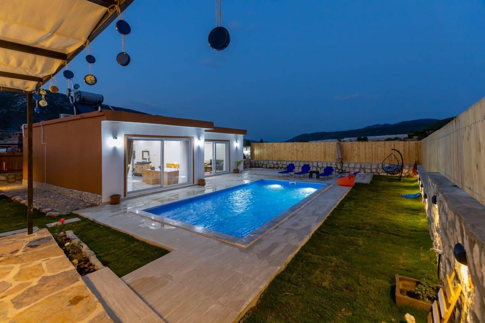 Kaş Sarıbelen'de Doğayla İç İçe, Özel Havuzlu, Şık Balayı Villası-41602