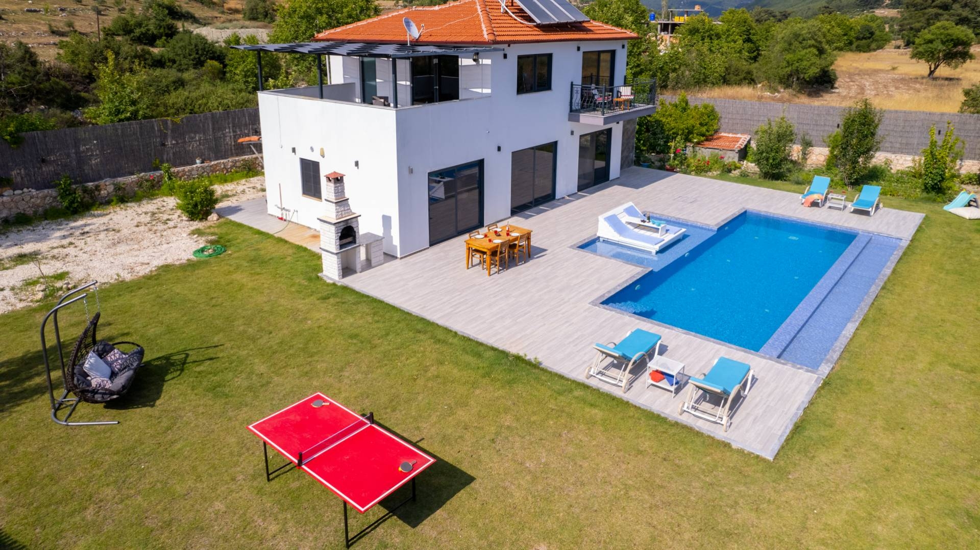Kaş Hacıoğlan'da Geniş Bahçeli, Özel Havuzlu, Jakuzili Villa