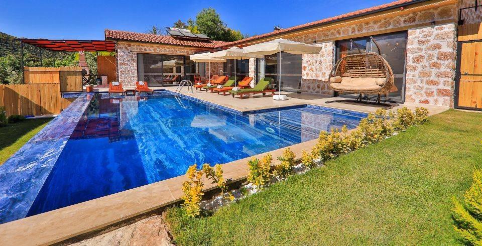 Kaş Sarıbelen'de Geniş Bahçeli, Özel Havuzlu, Modern Villa-40446