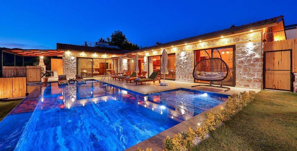 Kaş Sarıbelen'de Geniş Bahçeli, Özel Havuzlu, Modern Villa-40446