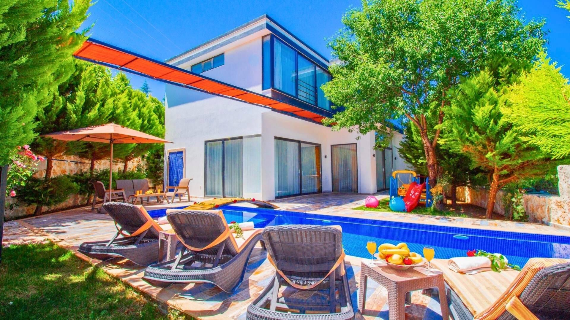 Kaş Sarıbelen'de Sakin Konumda, Isıtmalı Havuzlu, Balayı Villası-41697