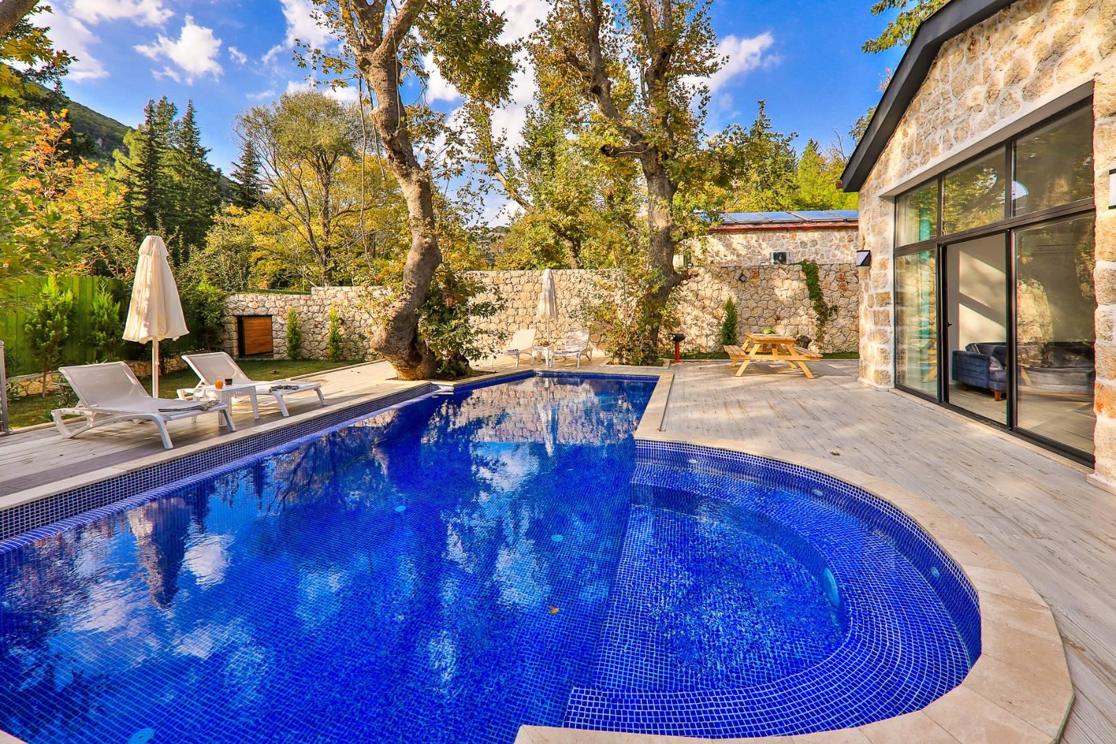 Kaş Sarıbelen'de Muhteşem Doğa İçerisinde, Özel Havuzlu, Taş Villa-14688