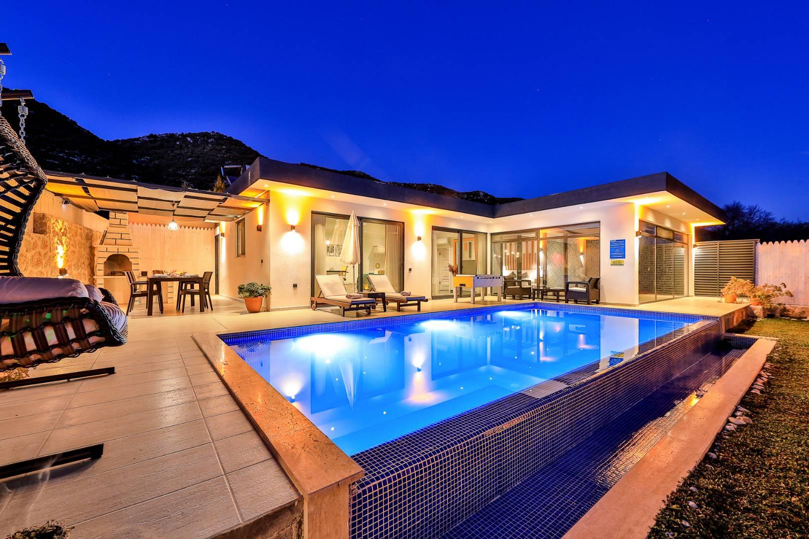 Kaş Sarıbelen'de Muhteşem Doğada, Özel Havuzlu, Sauna ve Hamamlı Villa-43017