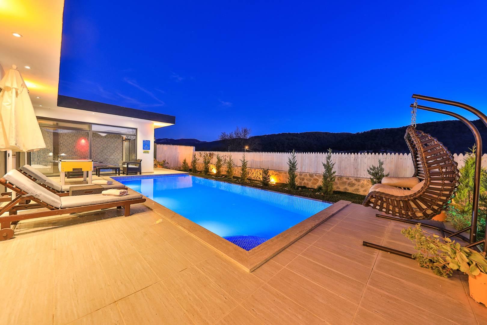 Kaş Sarıbelen'de Muhteşem Doğada, Özel Havuzlu, Sauna ve Hamamlı Villa-43017