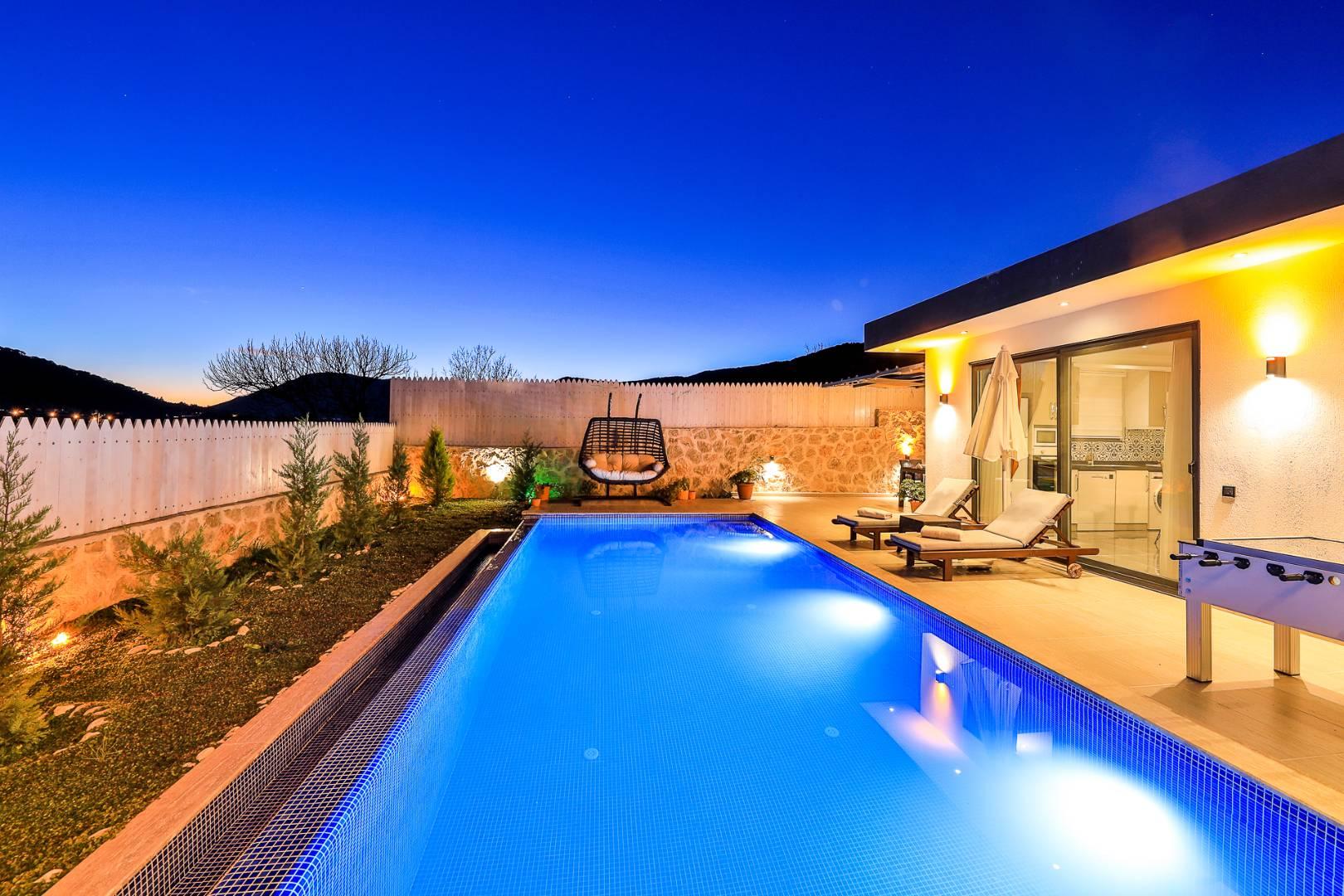 Kaş Sarıbelen'de Muhteşem Doğada, Özel Havuzlu, Sauna ve Hamamlı Villa-43017