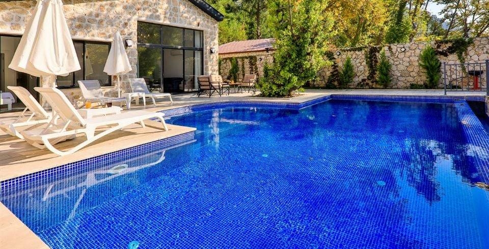Kaş Sarıbelen'de Otantik Mimarili, Özel Havuzlu, Masa Tenisli Villa