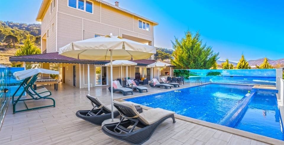 Kaş Sarıbelen'de Sakin Doğada, Özel Havuzlu, 6 Kişilik Villa