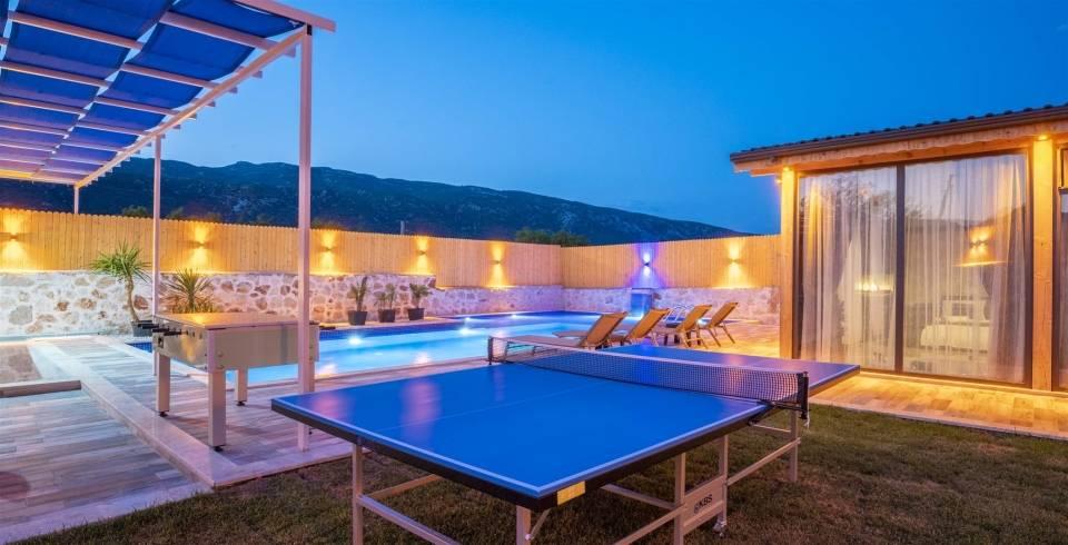 Kaş Sarıbelen'de Sakin Konumda, 5 Kişilik Özel Havuzlu Villa-39898