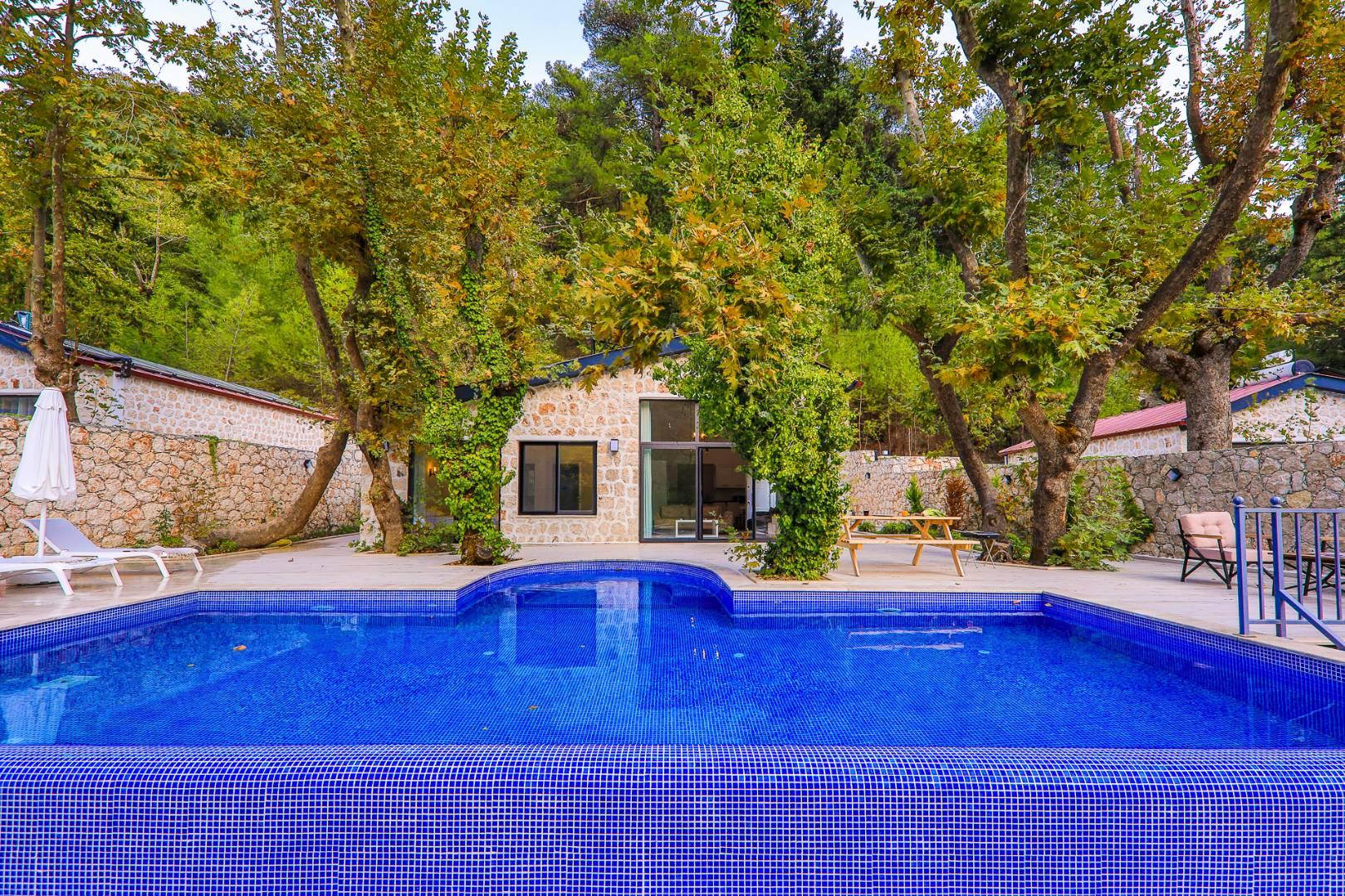 Kaş Sarıbelen'de Sakin Konumda, Özel Havuzlu, Bahçeli Villa-12295