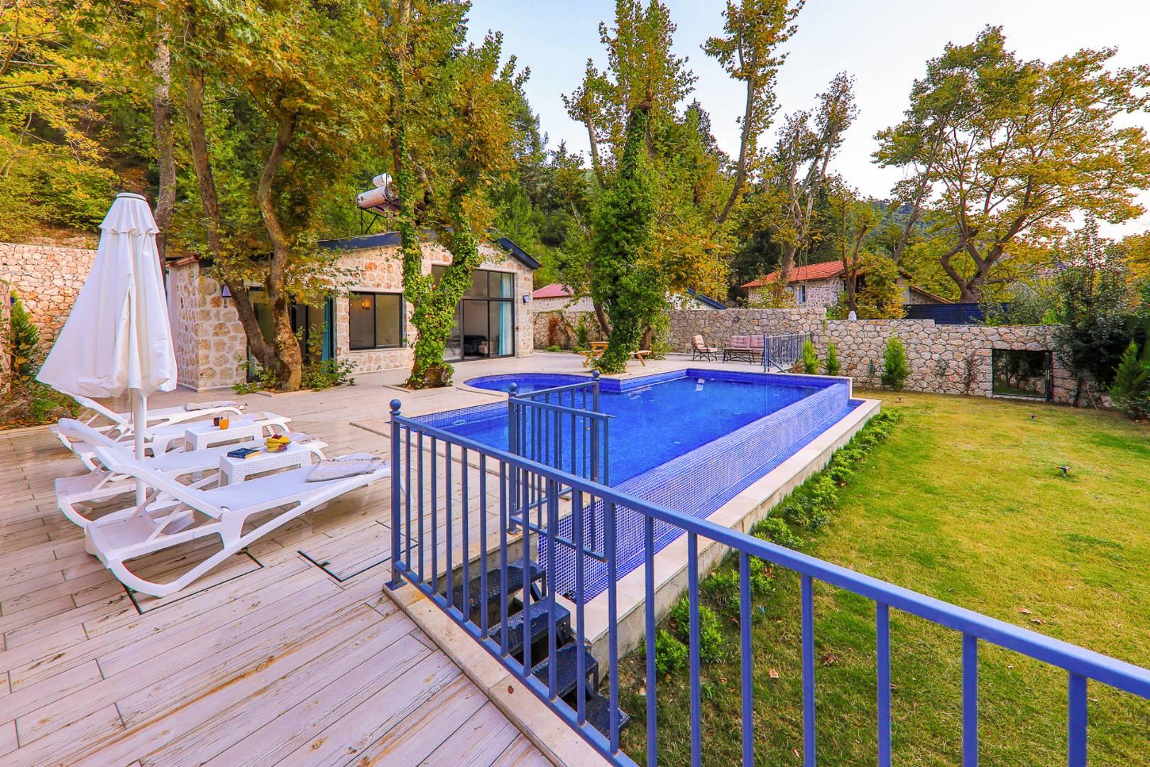 Kaş Sarıbelen'de Sakin Konumda, Özel Havuzlu, Bahçeli Villa-12295