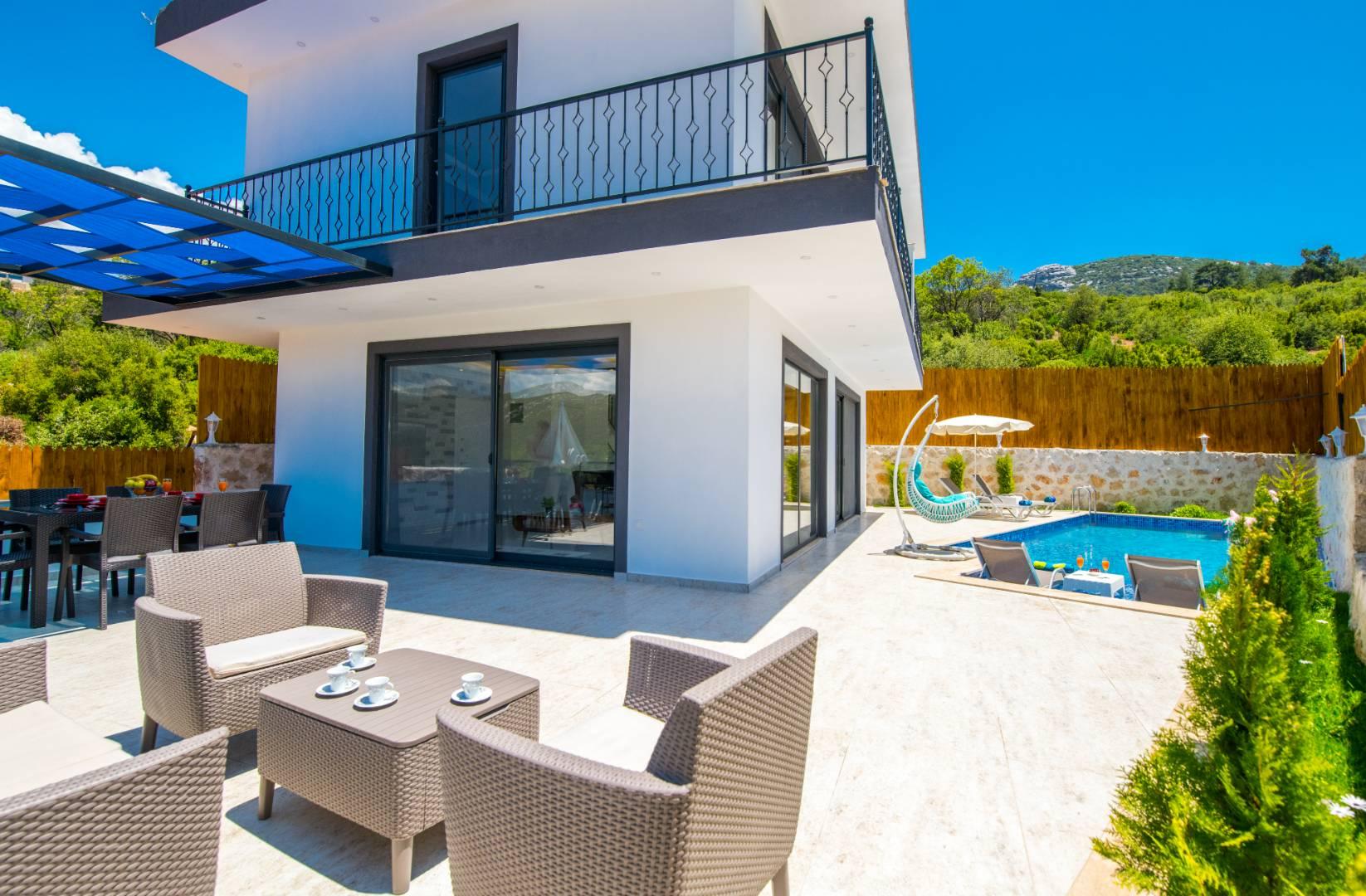 Kaş Sarıbelen'de Sakin Konumda, Özel Havuzlu, Jakuzili Villa-42931