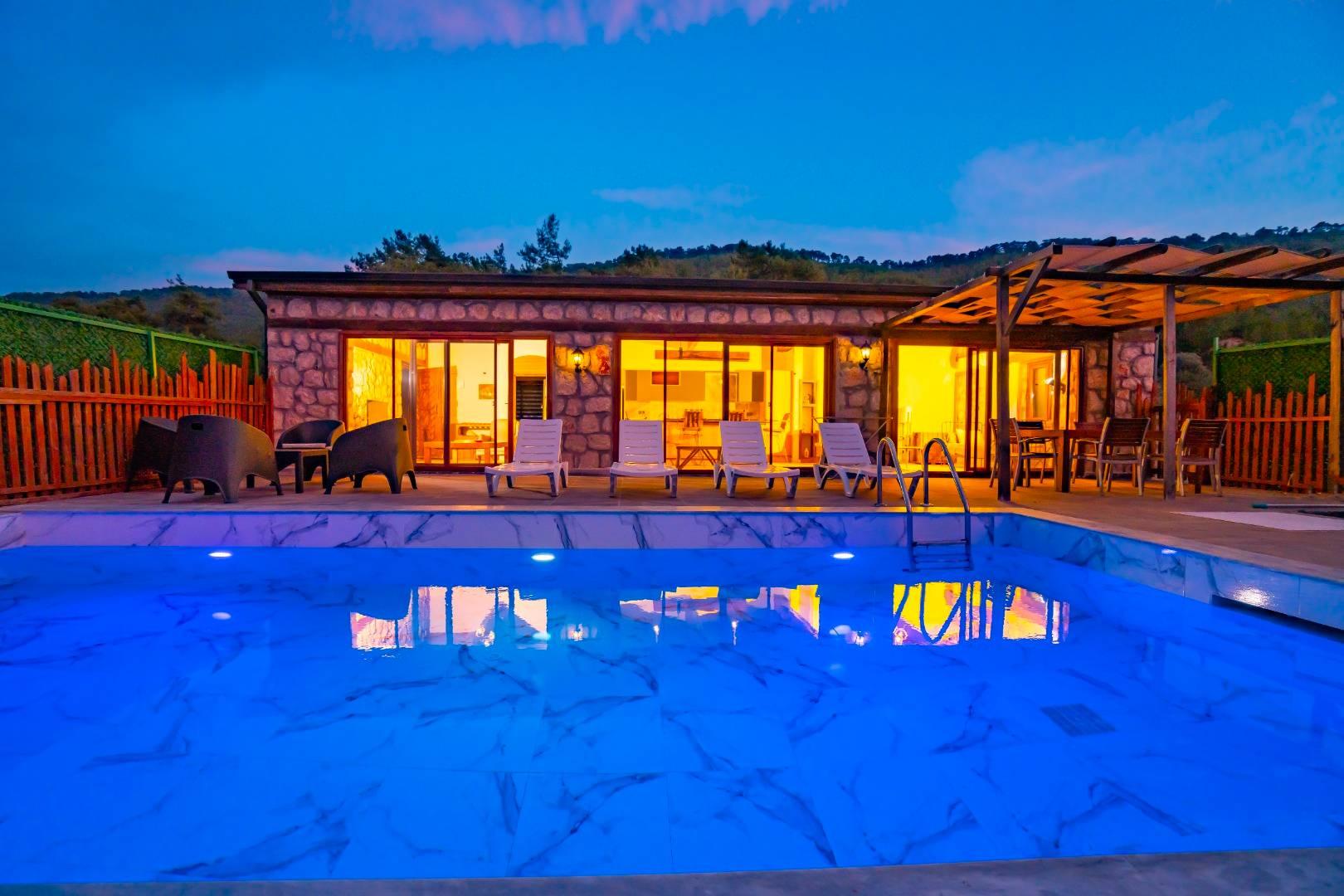 Kaş Sarıbelen'de Sakin Konumda, Özel Havuzlu, Otantik Villa-41480