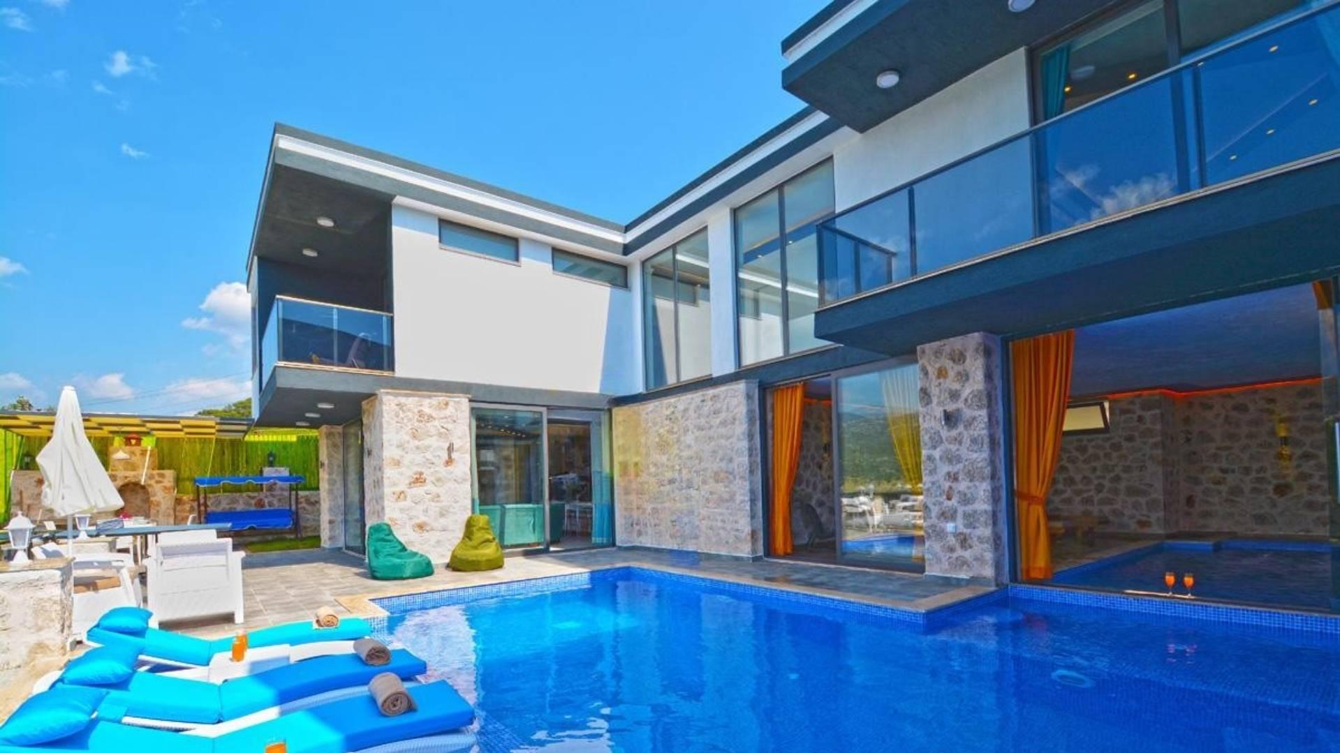 Kaş Sarıbelen'de Huzurlu Doğada, Özel Havuzlu, Lüks Villa-41700