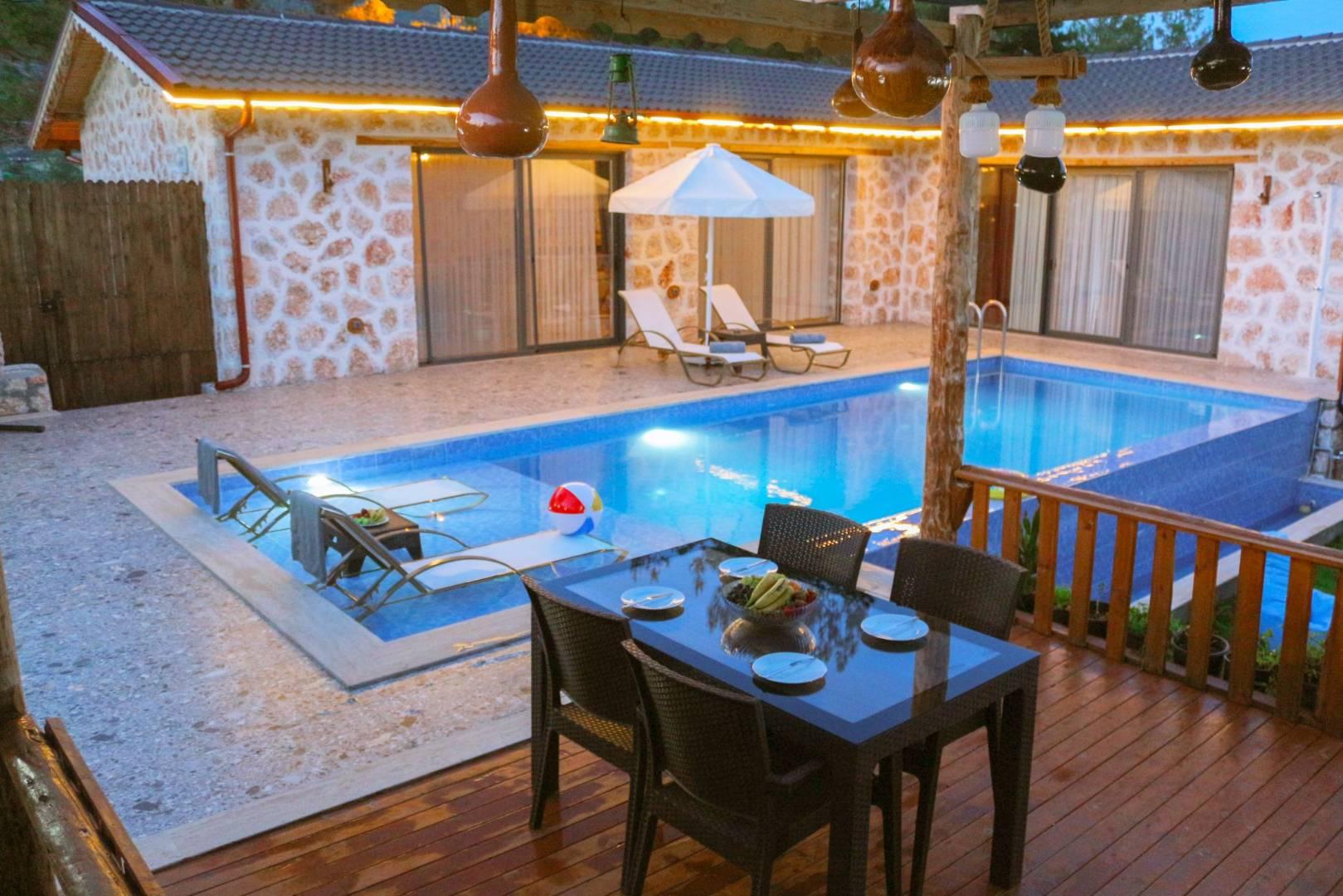 Kaş Sarıbelen'de Taş Mimarili, Özel Havuzlu, Jakuzili Villa-39959