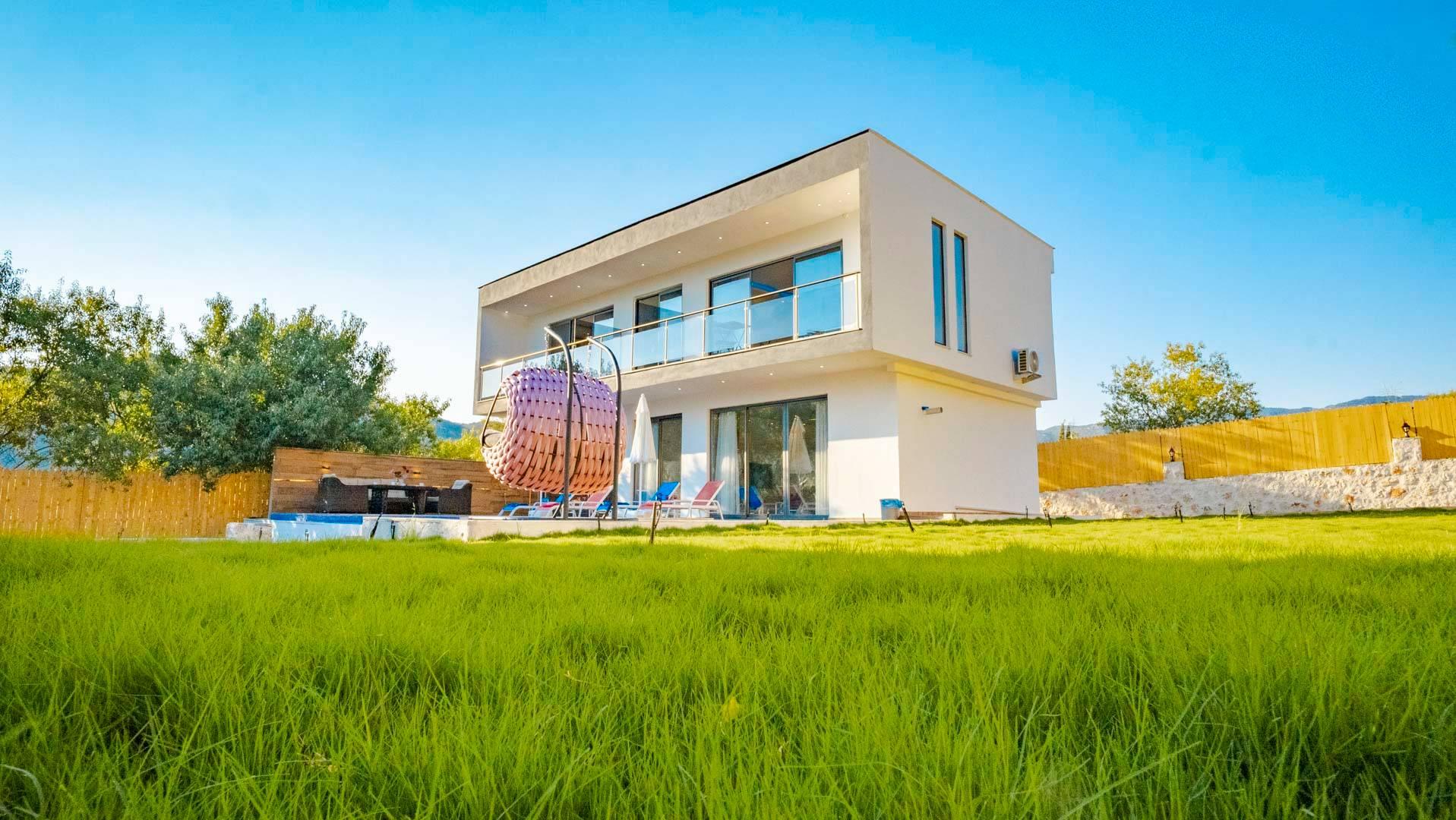 Kaş Sarıbelen'de Yemyeşil Bahçe İçerisinde, Özel Havuzlu, 2+1 Villa-42049