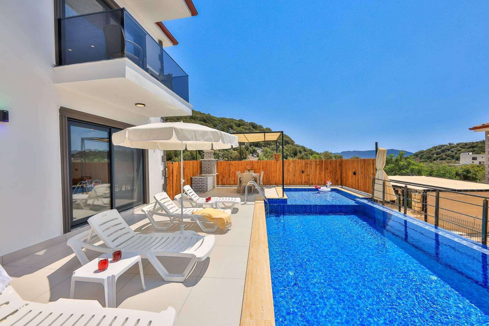 Kaş Belenli'de Panoramik Deniz Manzaralı, Özel Havuzlu, Lüks Villa-41286