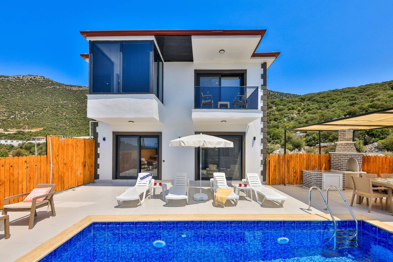 Kaş Belenli'de Panoramik Deniz Manzaralı, Özel Havuzlu, Lüks Villa