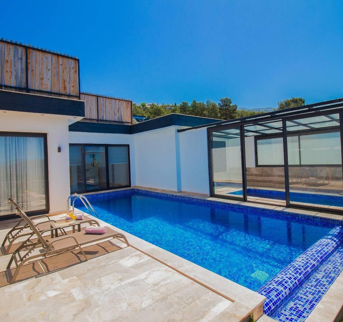 Kaş Üzümlü'de Balayı Çiftlerine Uygun, Isıtmalı Havuzlu, Modern Villa-40730
