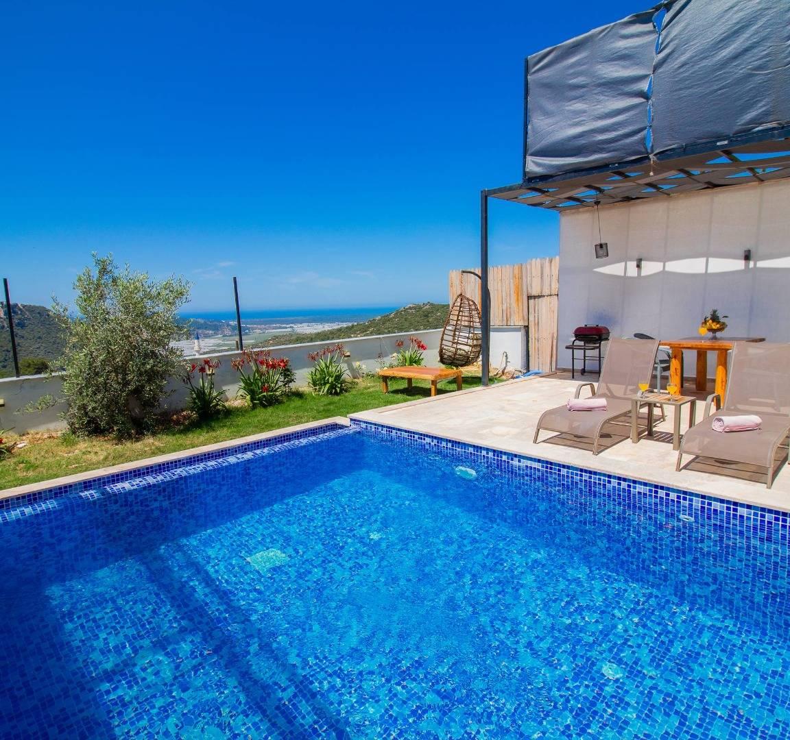 Kaş Üzümlü'de Balayı Çiftlerine Uygun, Isıtmalı Havuzlu, Modern Villa-40730