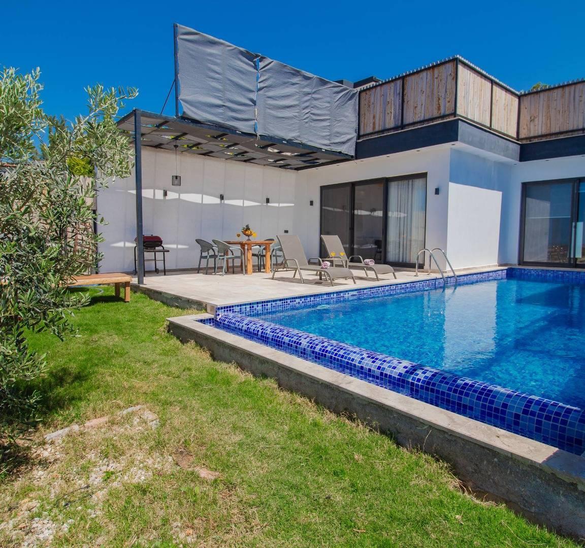 Kaş Üzümlü'de Balayı Çiftlerine Uygun, Isıtmalı Havuzlu, Modern Villa-40730