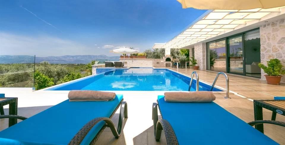 Kaş Üzümlü'de Doğa Manzaralı, Isıtmalı Özel Havuzlu, Konforlu Villa-40323
