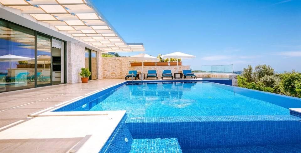 Kaş Üzümlü'de Doğa Manzaralı, Isıtmalı Özel Havuzlu, Konforlu Villa-40323