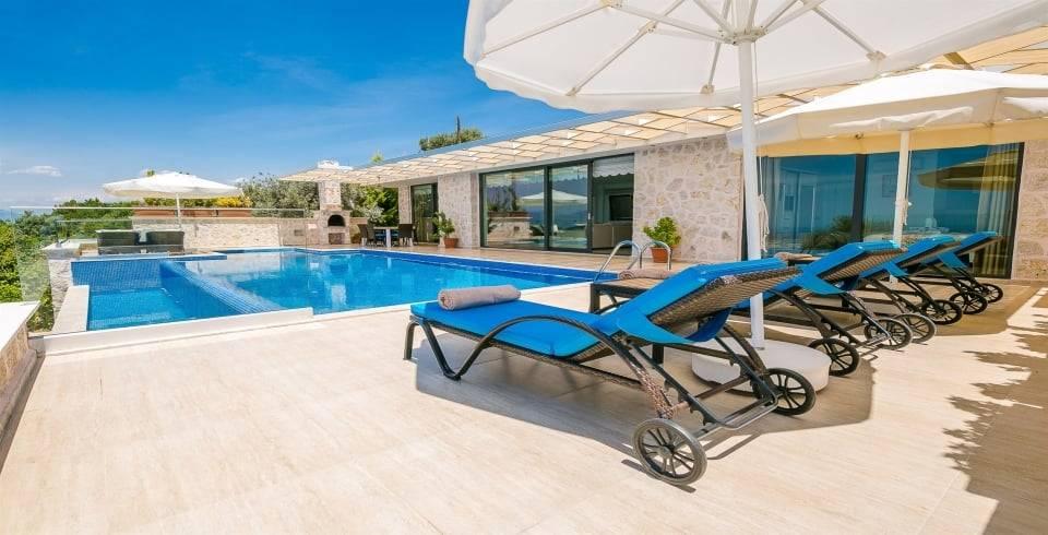 Kaş Üzümlü'de Doğa Manzaralı, Isıtmalı Özel Havuzlu, Konforlu Villa-40323