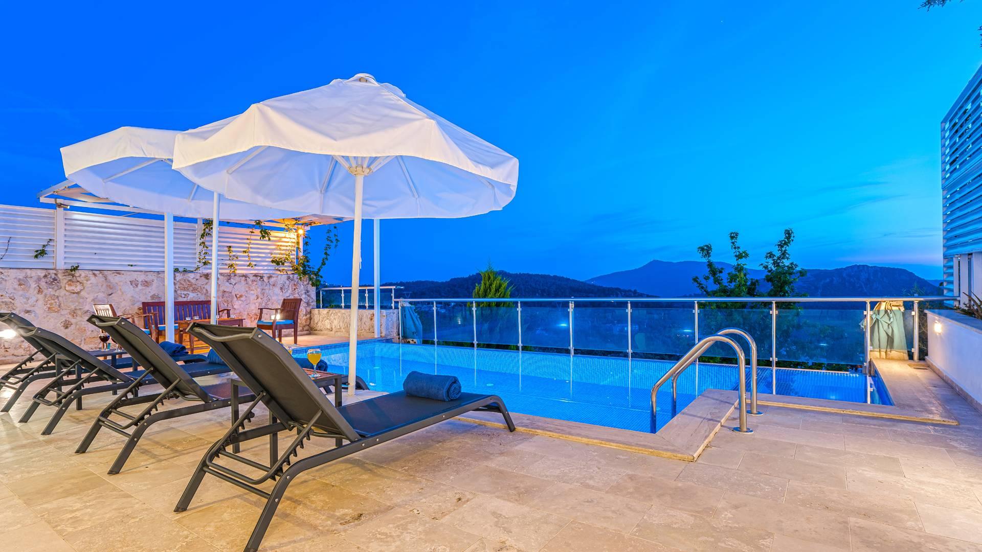 Kaş Üzümlü'de Doğa Ve Deniz Manzaralı, Özel Havuzlu, 2+1 Villa-42970