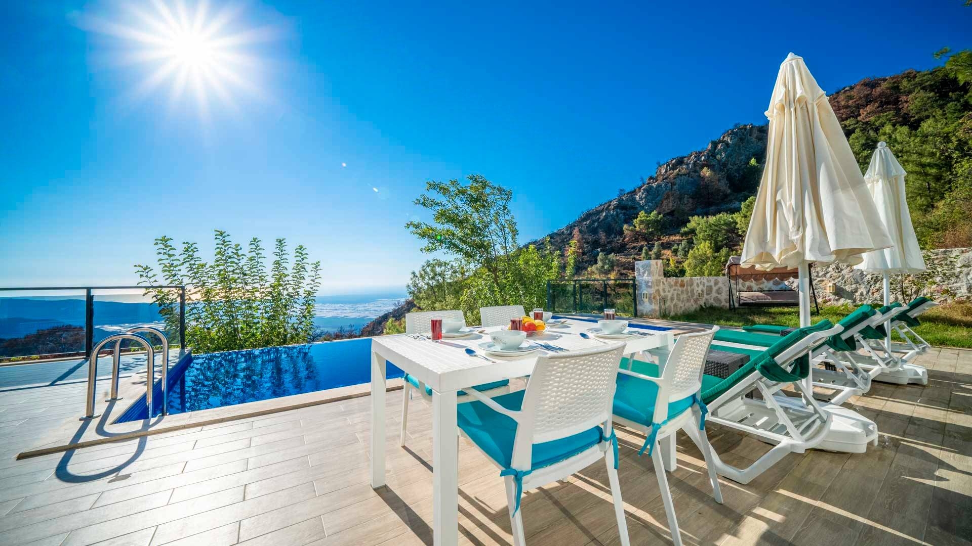 Kaş Üzümlü'de Doğayla Baş Başa, Özel Havuzlu, 4 Kişilik Villa