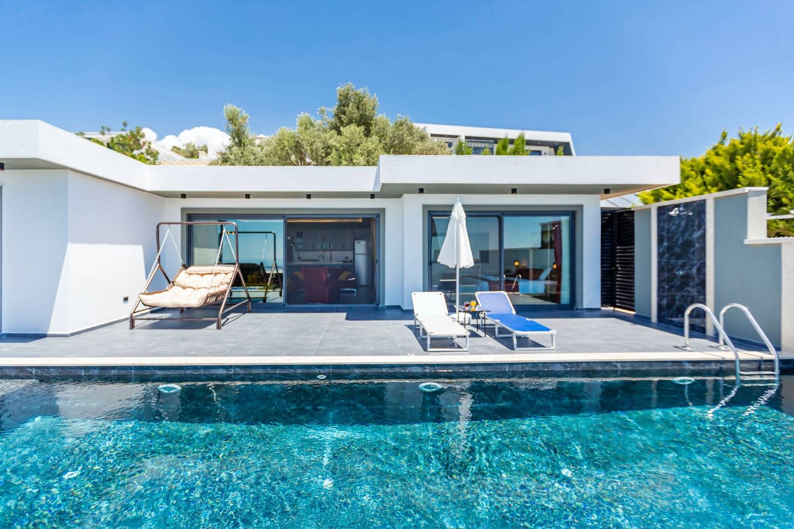 Kaş Üzümlü'de Doğayla Baş Başa, Özel Havuzlu, Jakuzili, Balayı Villası