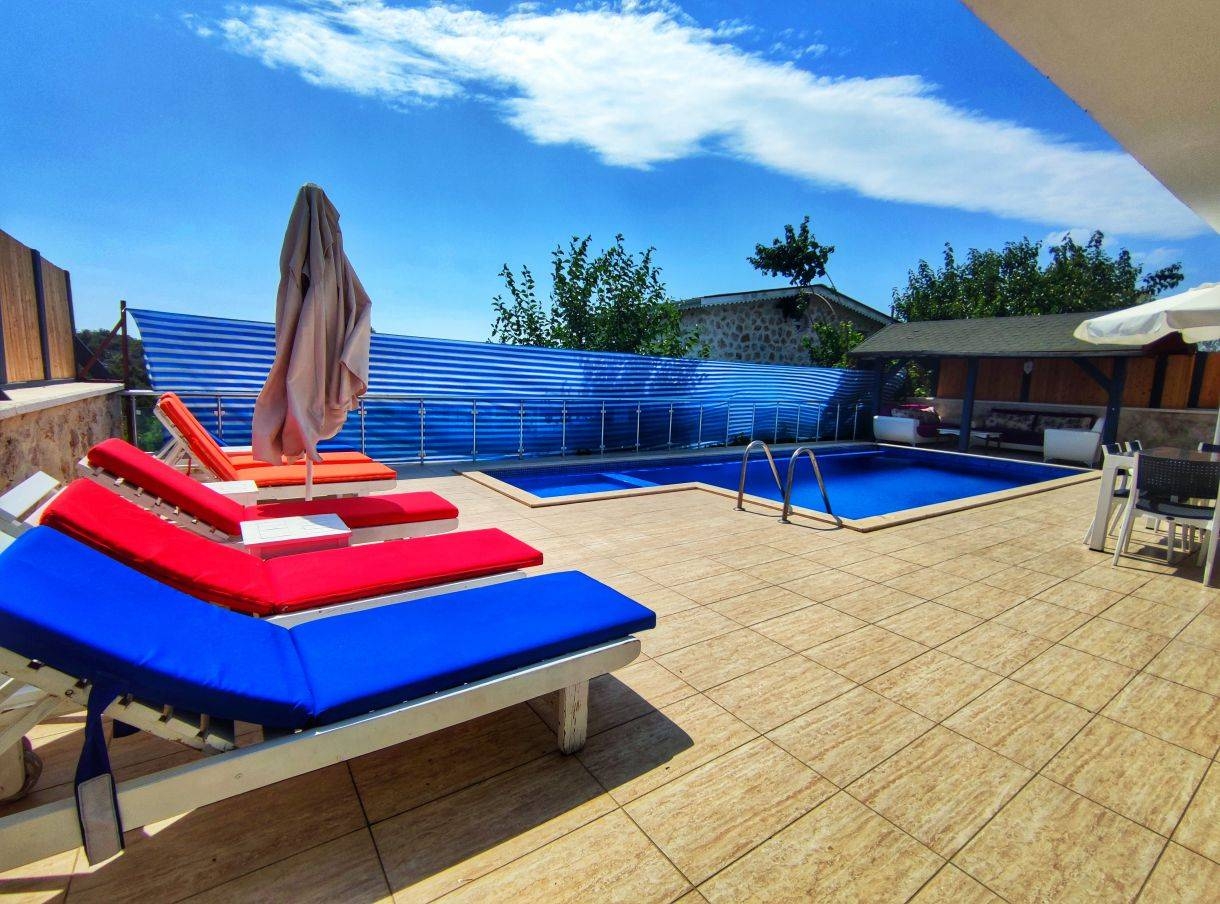 Kaş Üzümlü'de Geniş Ailelere Uygun, Özel Havuzlu, 6 Kişilik Villa