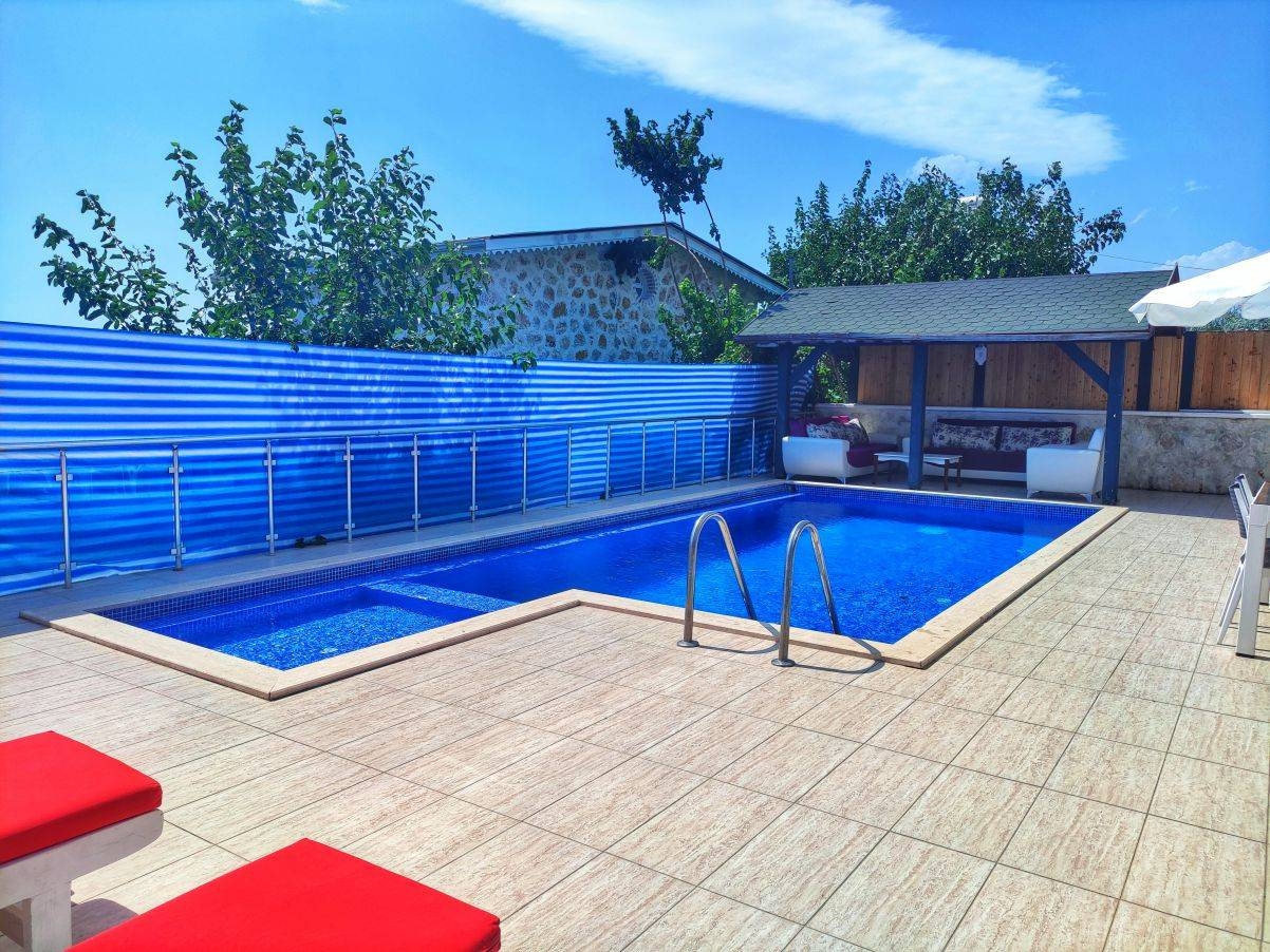 Kaş Üzümlü'de Geniş Ailelere Uygun, Özel Havuzlu, 6 Kişilik Villa