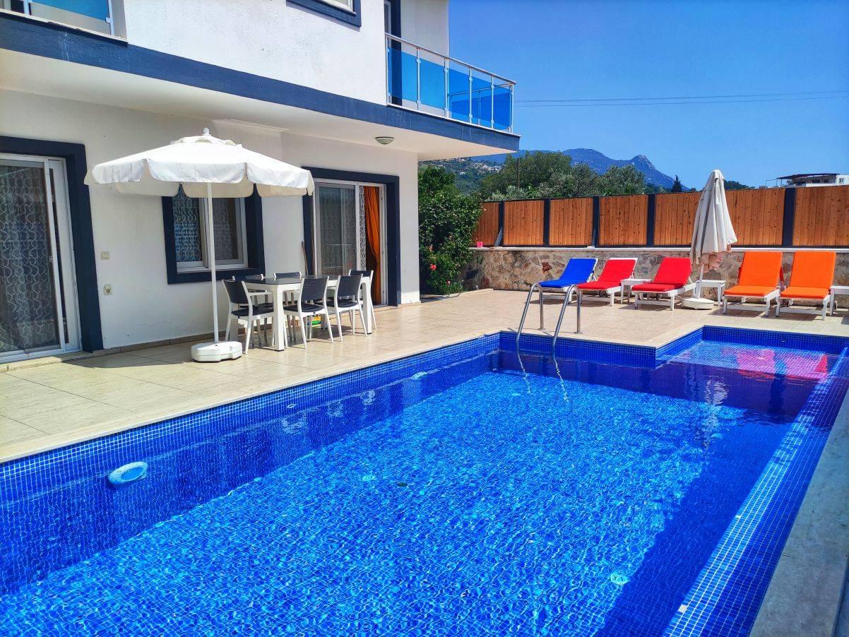 Kaş Üzümlü'de Geniş Ailelere Uygun, Özel Havuzlu, 6 Kişilik Villa-42185