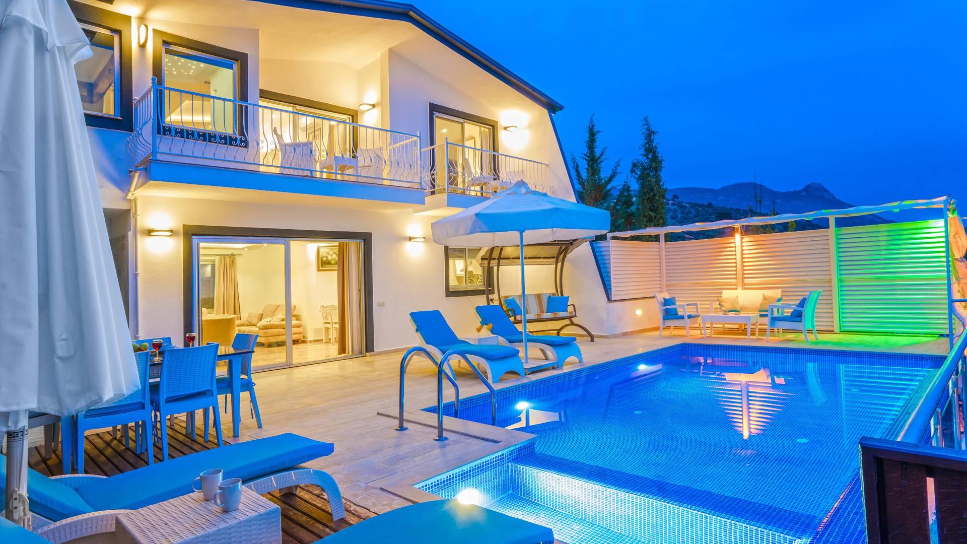 Kaş Üzümlü'de Harika Doğa Manzaralı, Özel Havuzlu, Şık Villa-42968