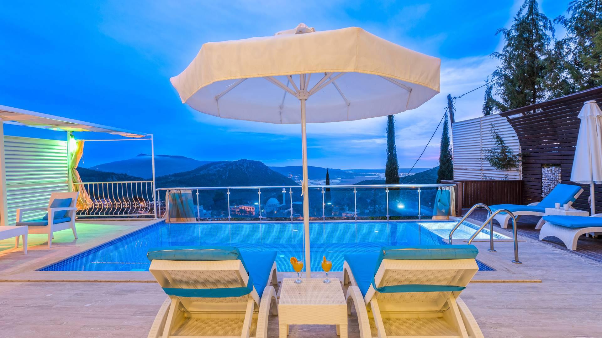 Kaş Üzümlü'de Harika Doğa Manzaralı, Özel Havuzlu, Şık Villa-42968