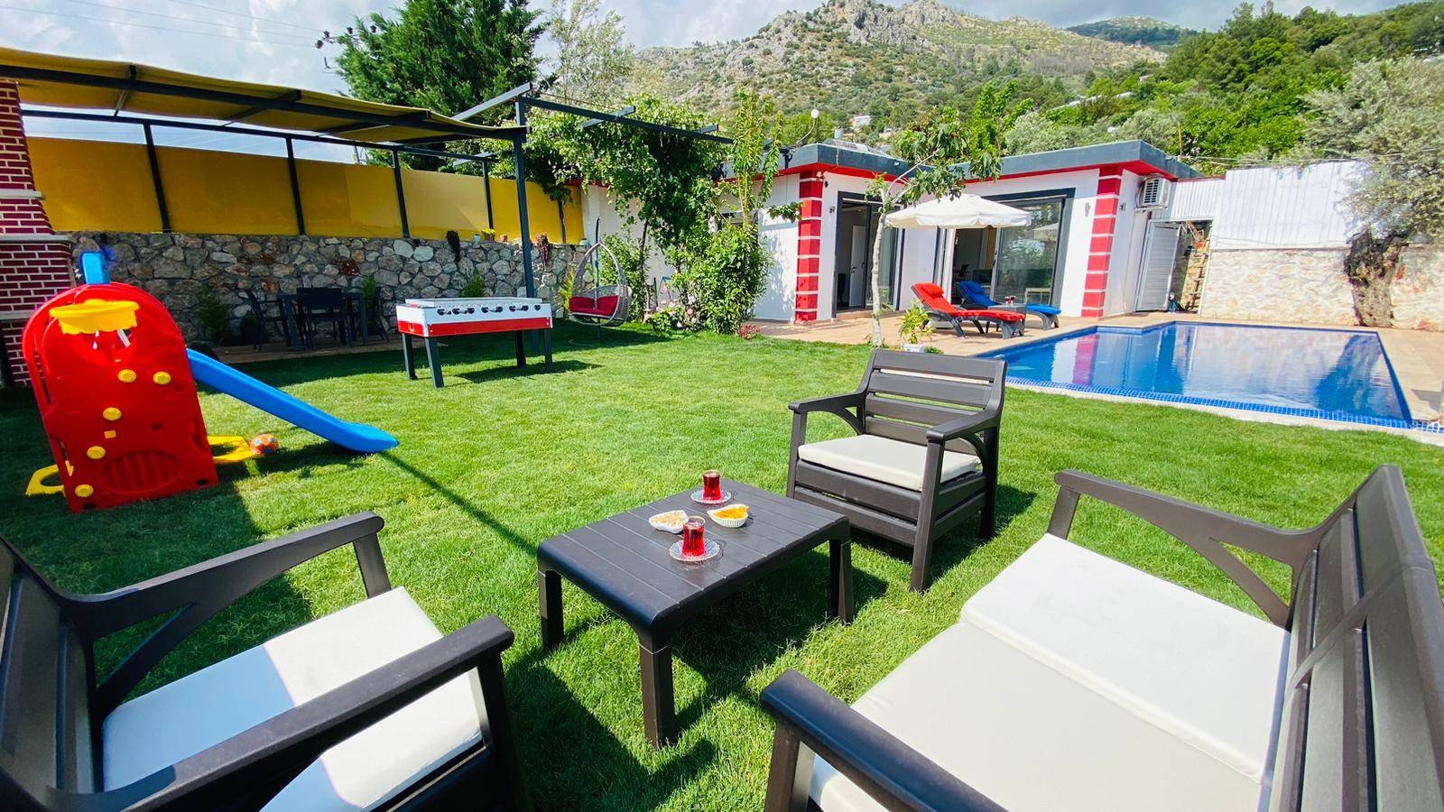 Kaş Üzümlü'de Konforlu Tasarıma Sahip, Özel Havuzlu, 1+1 Villa