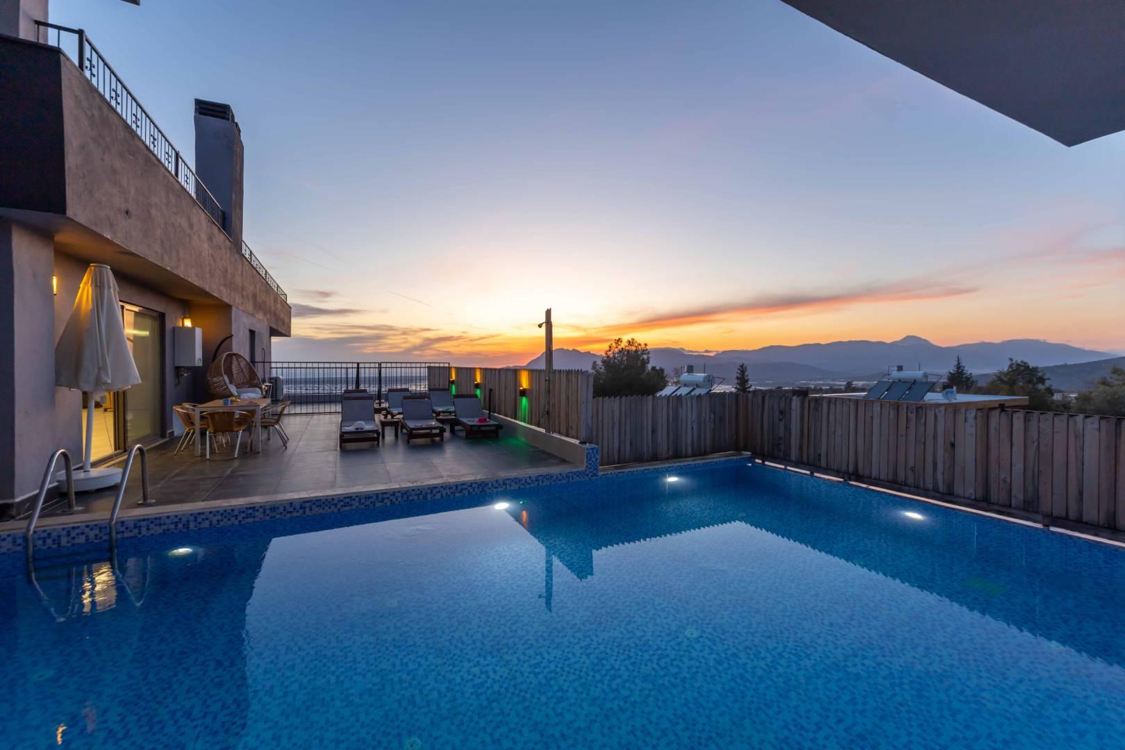 Kaş Üzümlü'de Muhteşem Doğa İçerisinde, Özel Havuzlu, Modern Villa-42287