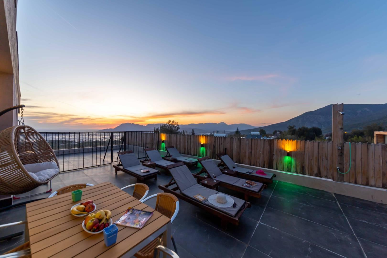 Kaş Üzümlü'de Muhteşem Doğa İçerisinde, Özel Havuzlu, Modern Villa-42287