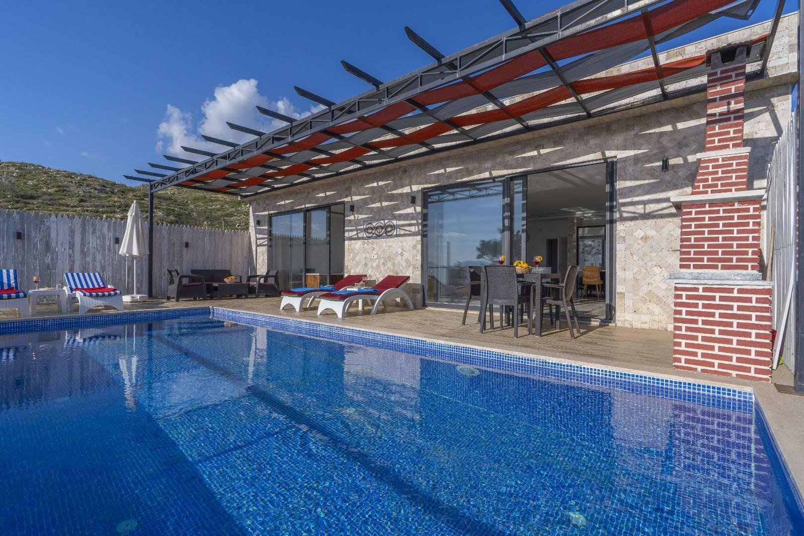 Kaş Üzümlü'de Muhteşem Doğada, Özel Havuzlu, Sinema Odalı Villa-41989