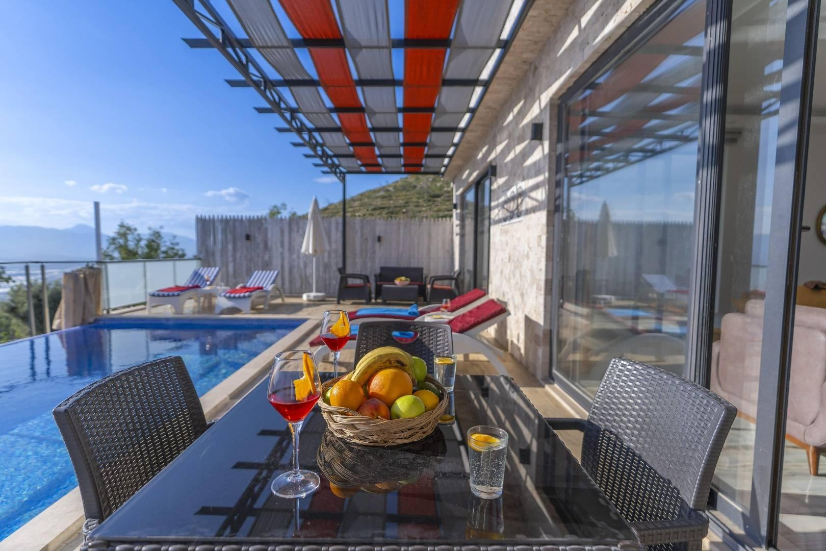 Kaş Üzümlü'de Muhteşem Doğada, Özel Havuzlu, Sinema Odalı Villa-41989