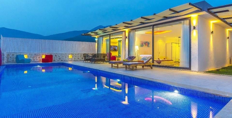 Kaş Üzümlü'de Nezih Konumda, Özel Havuzlu, Kiralık Balayı Villası-40383