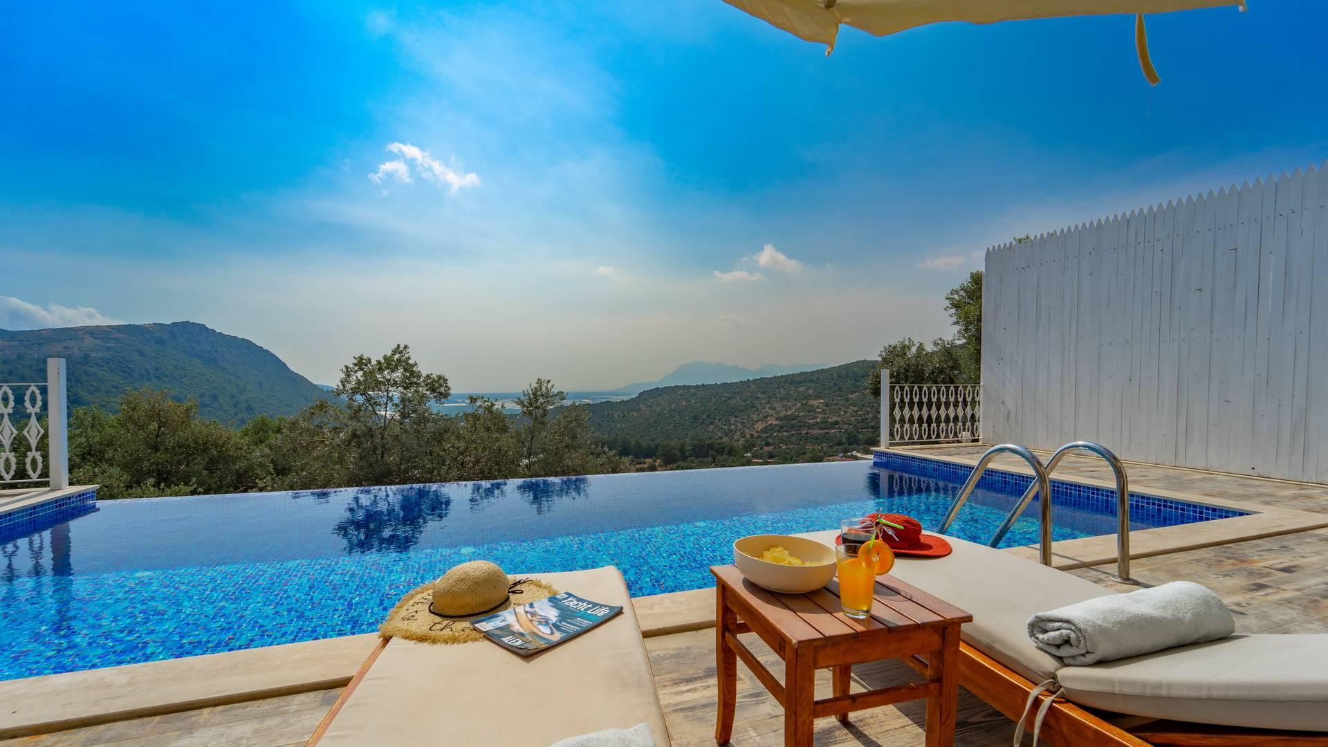Kaş Üzümlü'de Panoramik Doğa Manzaralı, Özel Havuzlu, Konforlu Villa-39160