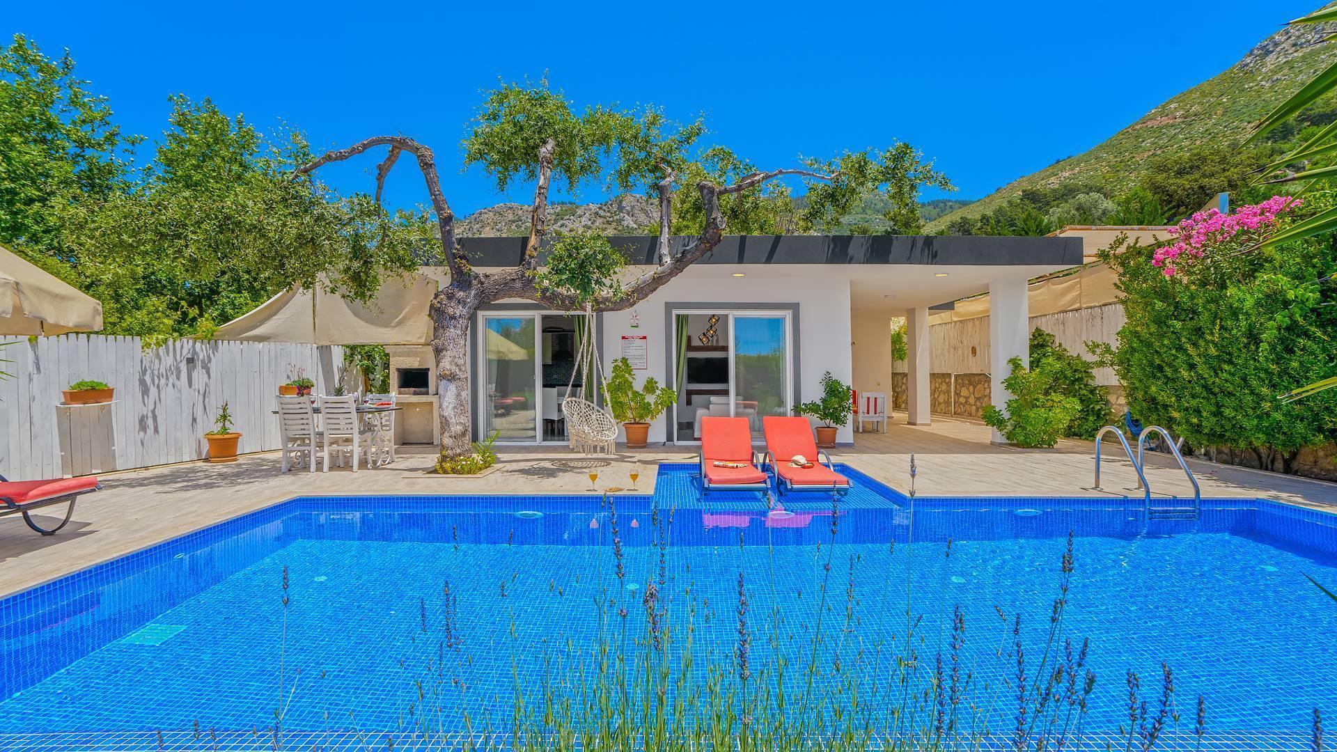 Kaş Üzümlü'de Sakin Konumda, Özel Havuzlu, Balayı Villası-31247