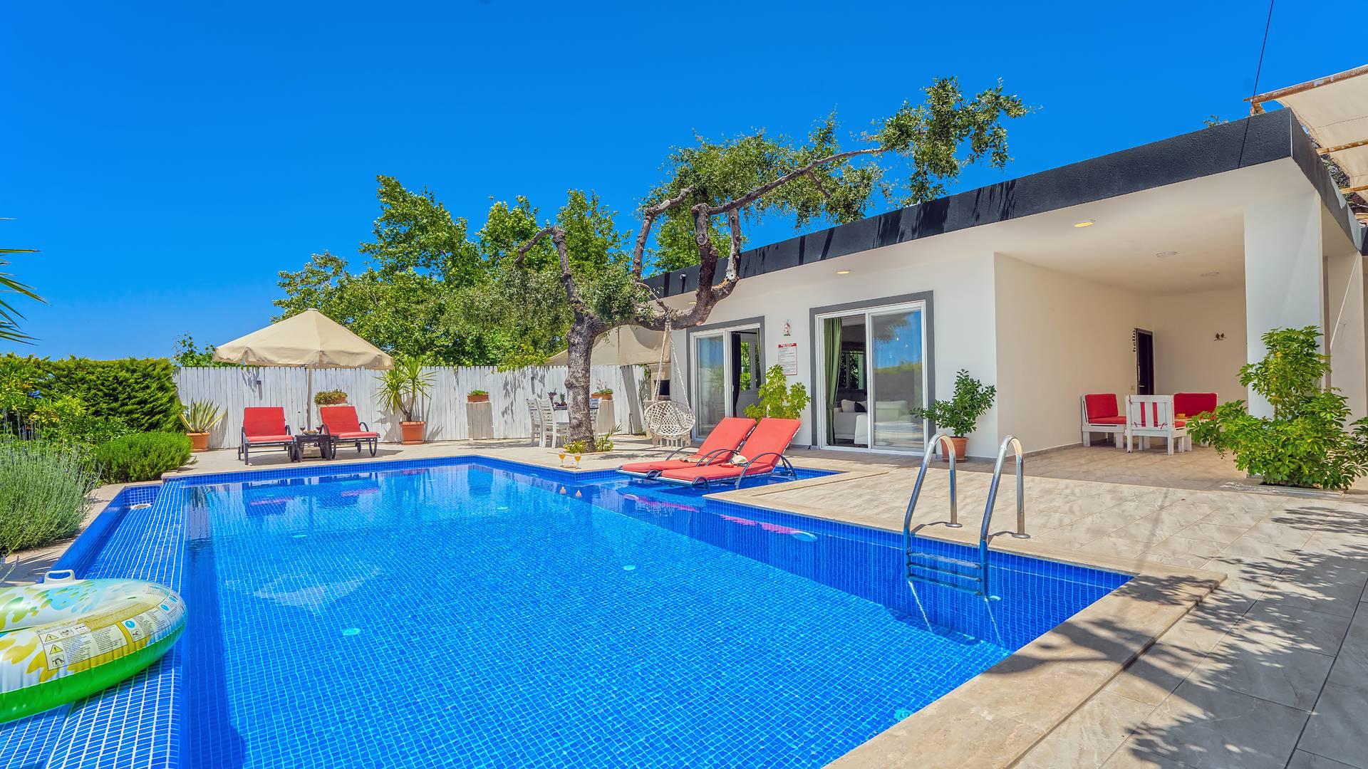 Kaş Üzümlü'de Sakin Konumda, Özel Havuzlu, Balayı Villası-31247