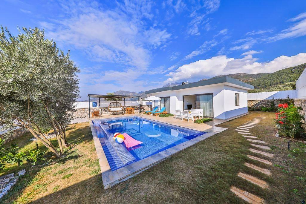 Kaş Üzümlü'de Şehrin Gürültüsünden Uzakta, Özel Havuzlu, Bahçeli Villa-43816