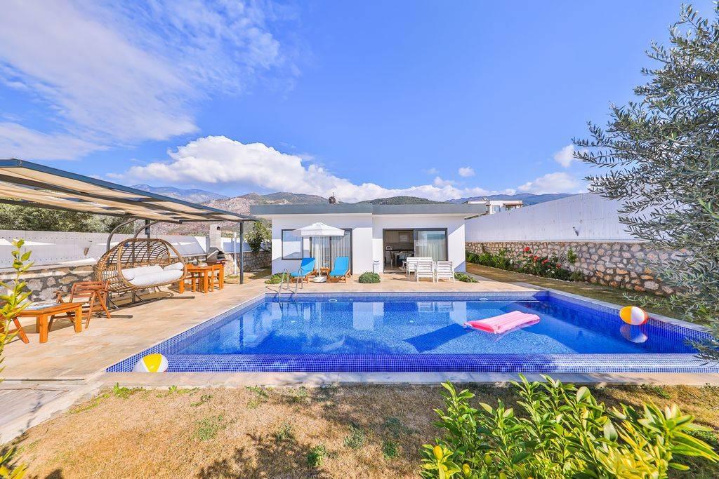 Kaş Üzümlü'de Şehrin Gürültüsünden Uzakta, Özel Havuzlu, Bahçeli Villa-43816