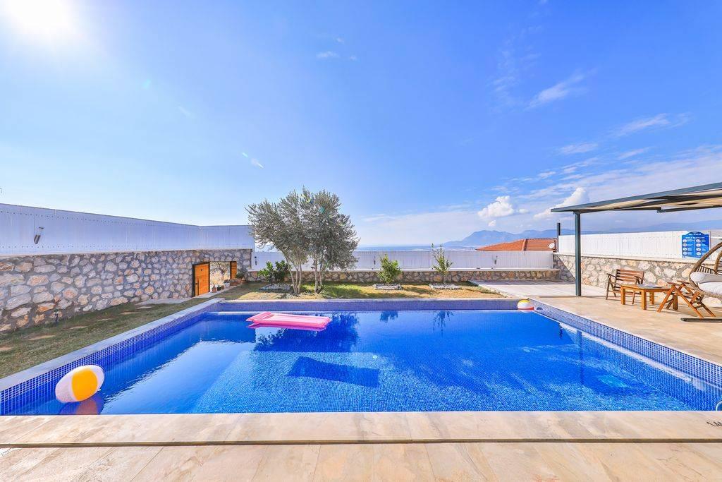 Kaş Üzümlü'de Şehrin Gürültüsünden Uzakta, Özel Havuzlu, Bahçeli Villa-43816